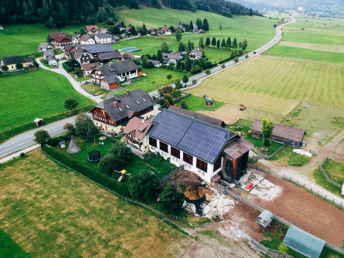 Villa Gut Neusess à Mauterndorf  Extérieur photo